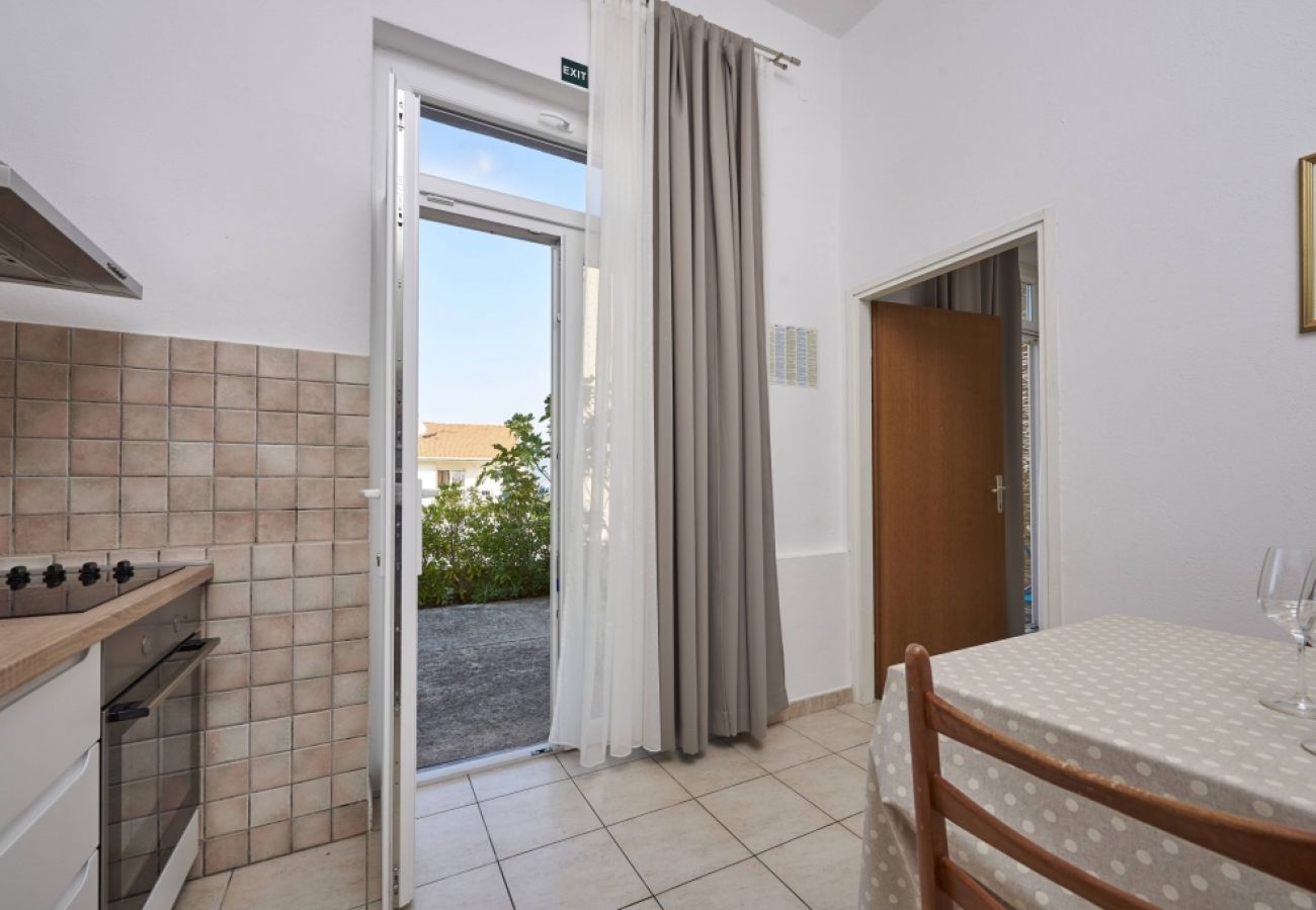 Appartement à Slatine - Appartement dans Slatine avec terrasse, Climatisation, WIFI (4789-1)