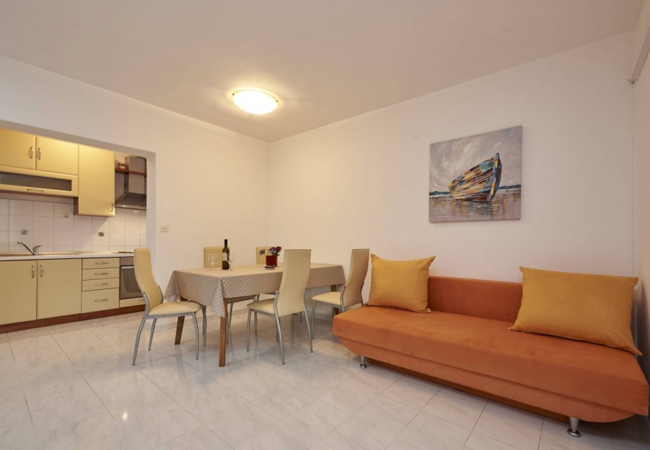 Appartement à Slatine - Appartement dans Slatine avec terrasse, Climatisation, WIFI (4789-2)