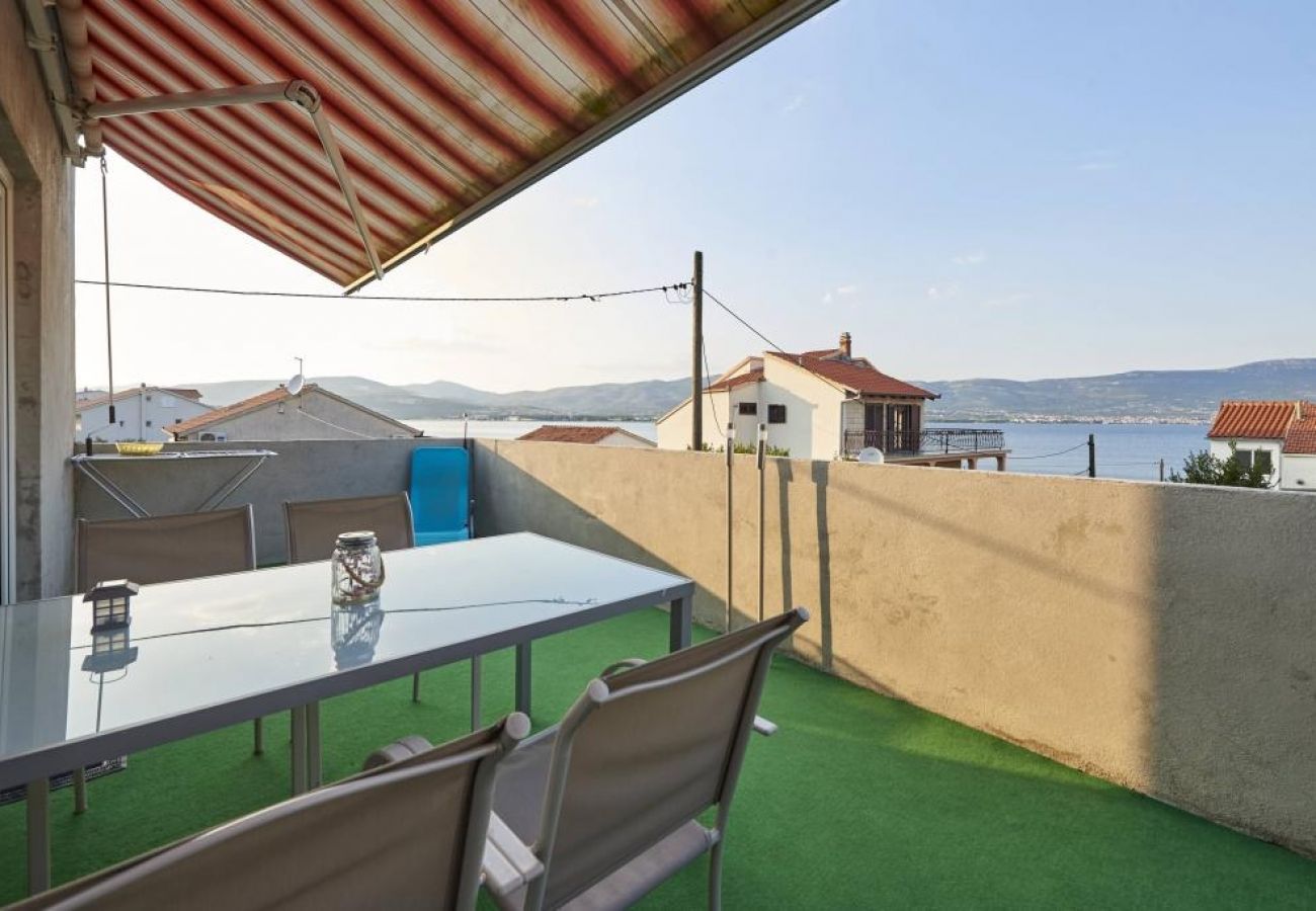 Appartement à Slatine - Appartement dans Slatine avec vue mer, terrasse, Climatisation, WIFI (4789-4)