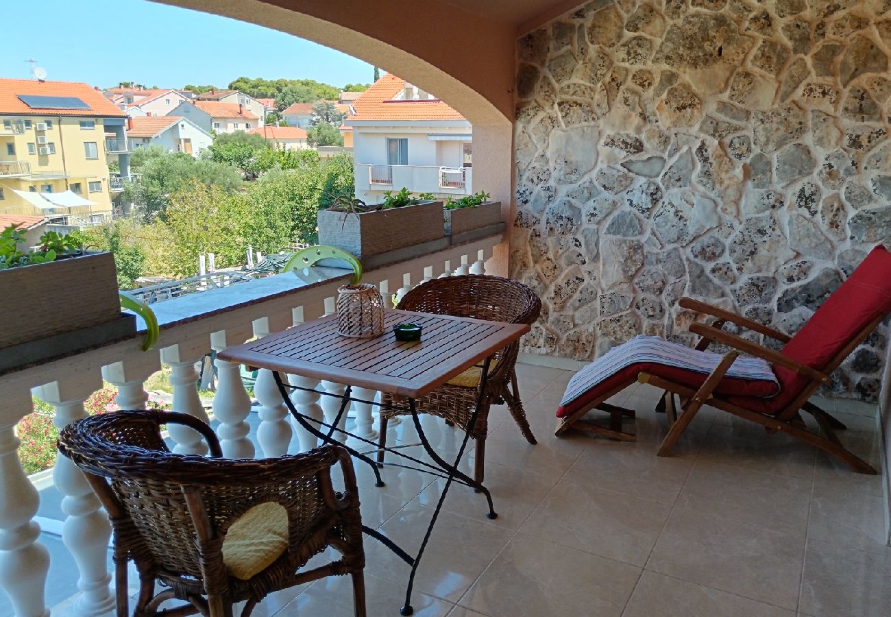 Appartement à Biograd na moru - Appartement dans Biograd na Moru avec vue mer, Balcon, Climatisation, WIFI (4818-4)