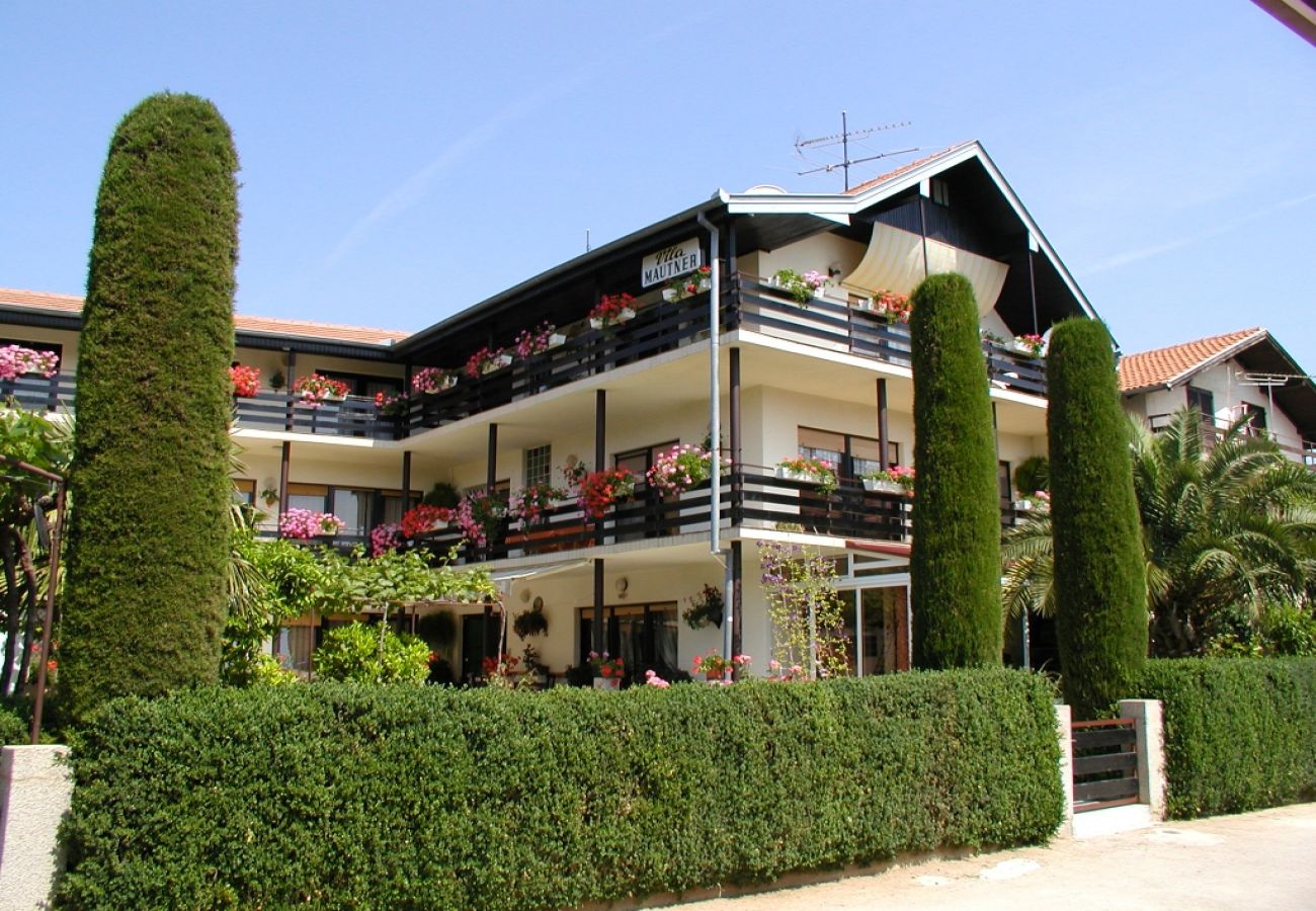 Chambres d'hôtes à Vodice - Chambre dans Vodice avec Balcon, Climatisation, WIFI (4826-1)