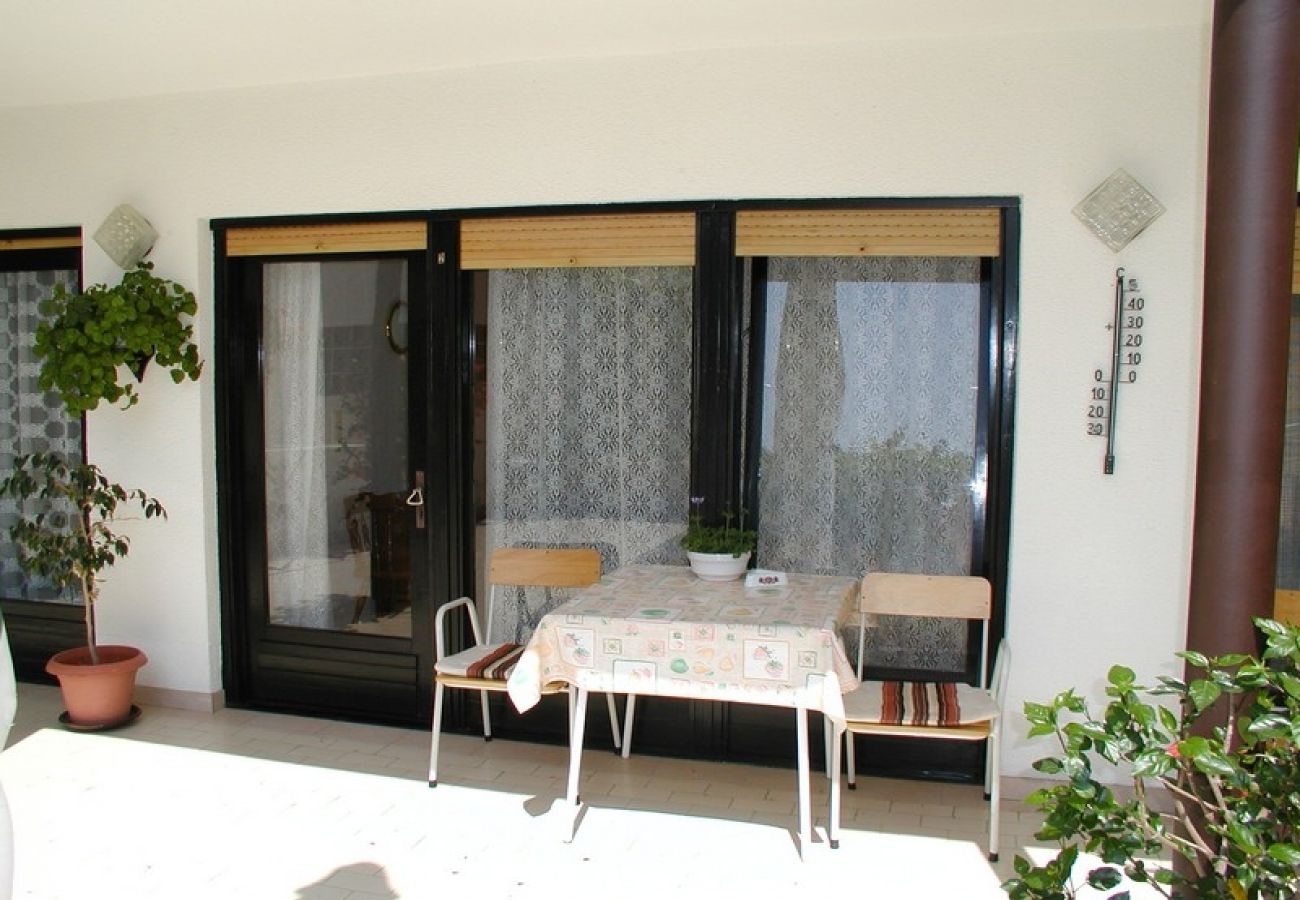 Chambres d'hôtes à Vodice - Chambre dans Vodice avec terrasse, Climatisation, WIFI (4826-2)