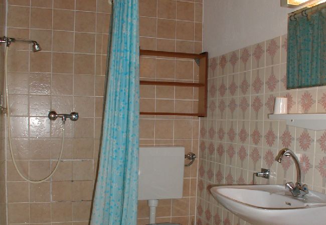Chambres d'hôtes à Vodice - Chambre dans Vodice avec Balcon, Climatisation, WIFI (4826-4) Chambres d'hôtes à Vodice - Chambre dans Vodice avec Balcon, Climatisation, WIFI (4826-4)