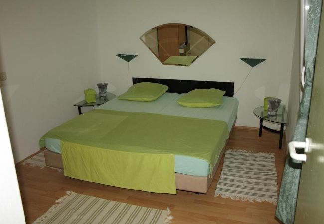 Appartement à Vrsi - Apartment in Vrsi with Balcony, Air condition, WIFI (4824-5) Appartement à Vrsi - Apartment in Vrsi with Balcony, Air condition, WIFI (4824-5)