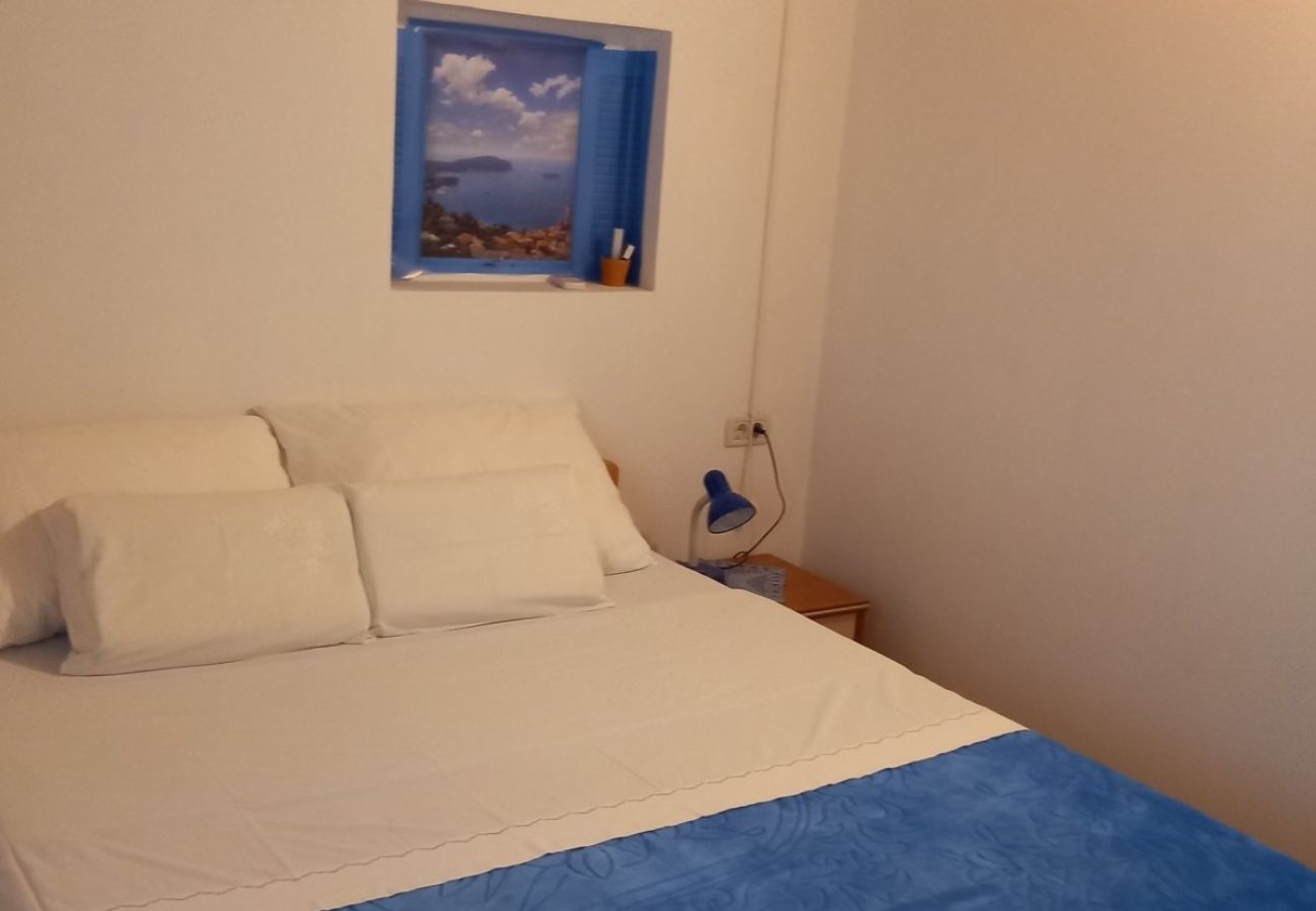 Appartement à Nerezine - Appartement dans Nerezine avec terrasse, Climatisation, WIFI, Machine à laver (4827-3)