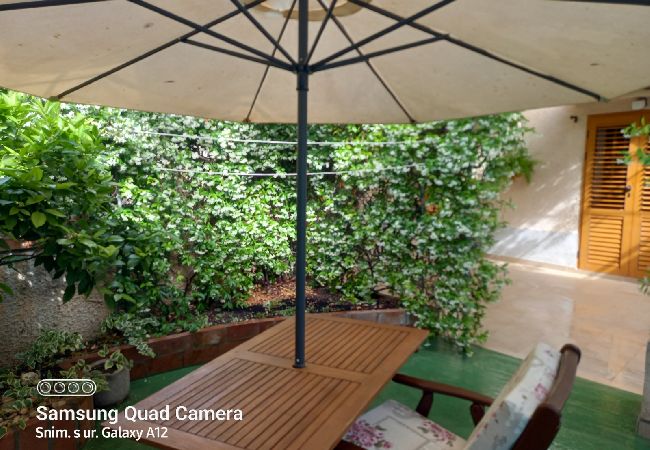 Chambres d'hôtes à Nerezine - Chambre dans Nerezine avec terrasse, WIFI (4827-5) Chambres d'hôtes à Nerezine - Chambre dans Nerezine avec terrasse, WIFI (4827-5)