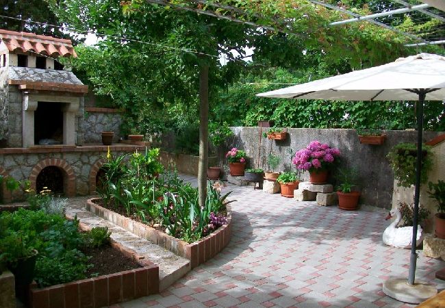 Chambres d'hôtes à Nerezine - Chambre dans Nerezine avec terrasse, WIFI (4827-5) Chambres d'hôtes à Nerezine - Chambre dans Nerezine avec terrasse, WIFI (4827-5)