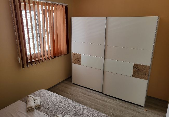 Appartement à Vrsi - Appartement dans Vrsi avec terrasse, Climatisation, WIFI, Machine à laver (4836-1) Appartement à Vrsi - Appartement dans Vrsi avec terrasse, Climatisation, WIFI, Machine à laver (4836-1)