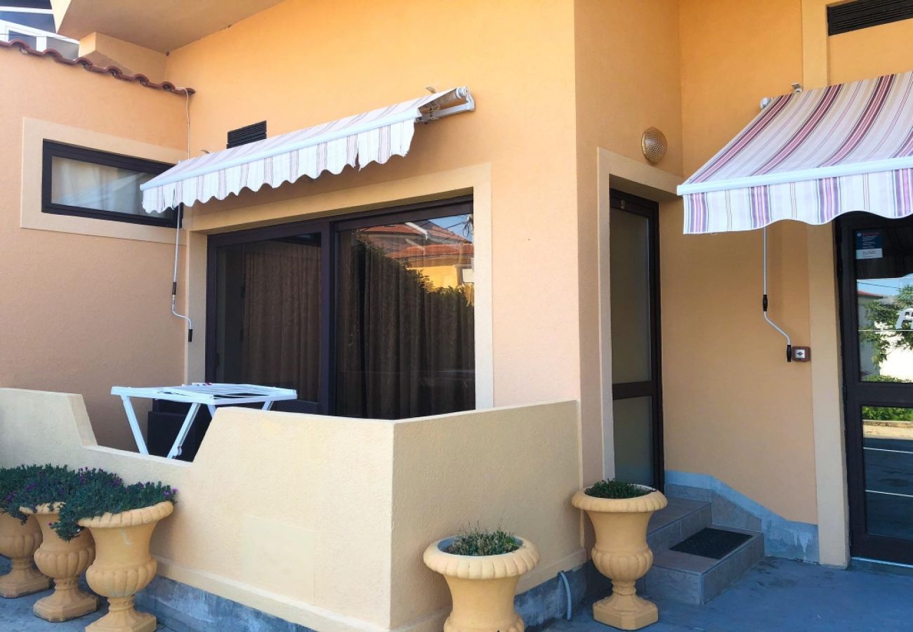 Appartement à Lopar - Appartement dans Lopar avec Balcon, Climatisation, WIFI (4842-4)