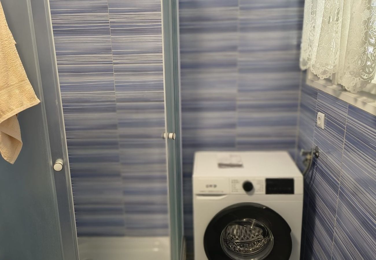 Appartement à Ždrelac - Appartement dans Ždrelac avec Balcon, Climatisation, WIFI, Machine à laver (4834-2)