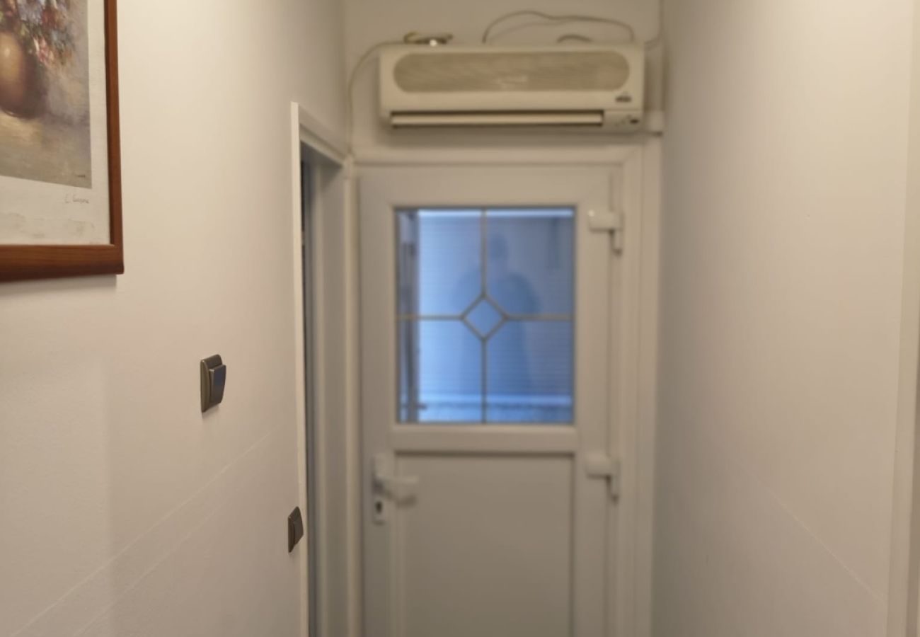 Appartement à Ždrelac - Appartement dans Ždrelac avec Balcon, Climatisation, WIFI, Machine à laver (4834-2)