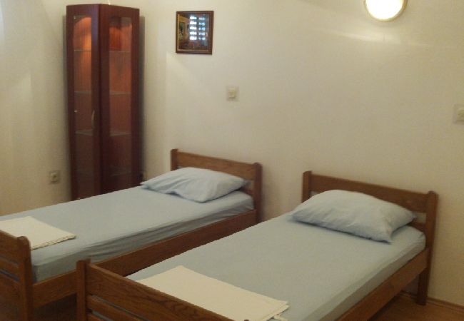 Appartement à Kustici - Appartement dans Kustici avec Balcon, WIFI, Machine à laver (4847-1) Appartement à Kustici - Appartement dans Kustici avec Balcon, WIFI, Machine à laver (4847-1)