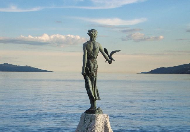 Appartement à Icici - Appartement dans Ičići avec vue mer, terrasse, WIFI (4870-1) Appartement à Icici - Appartement dans Ičići avec vue mer, terrasse, WIFI (4870-1)