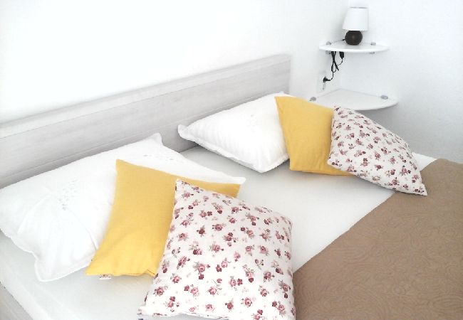 Chambres d'hôtes à Hvar - Chambre dans Hvar avec vue mer, Balcon, Climatisation, WIFI (4858-2) Chambres d'hôtes à Hvar - Chambre dans Hvar avec vue mer, Balcon, Climatisation, WIFI (4858-2)