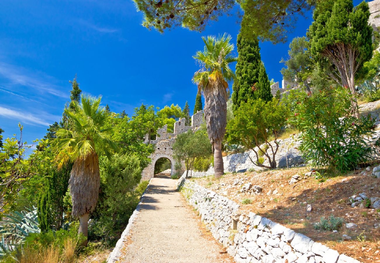 Chambres d'hôtes à Hvar - Chambre dans Hvar avec vue mer, Balcon, Climatisation, WIFI (4858-2)