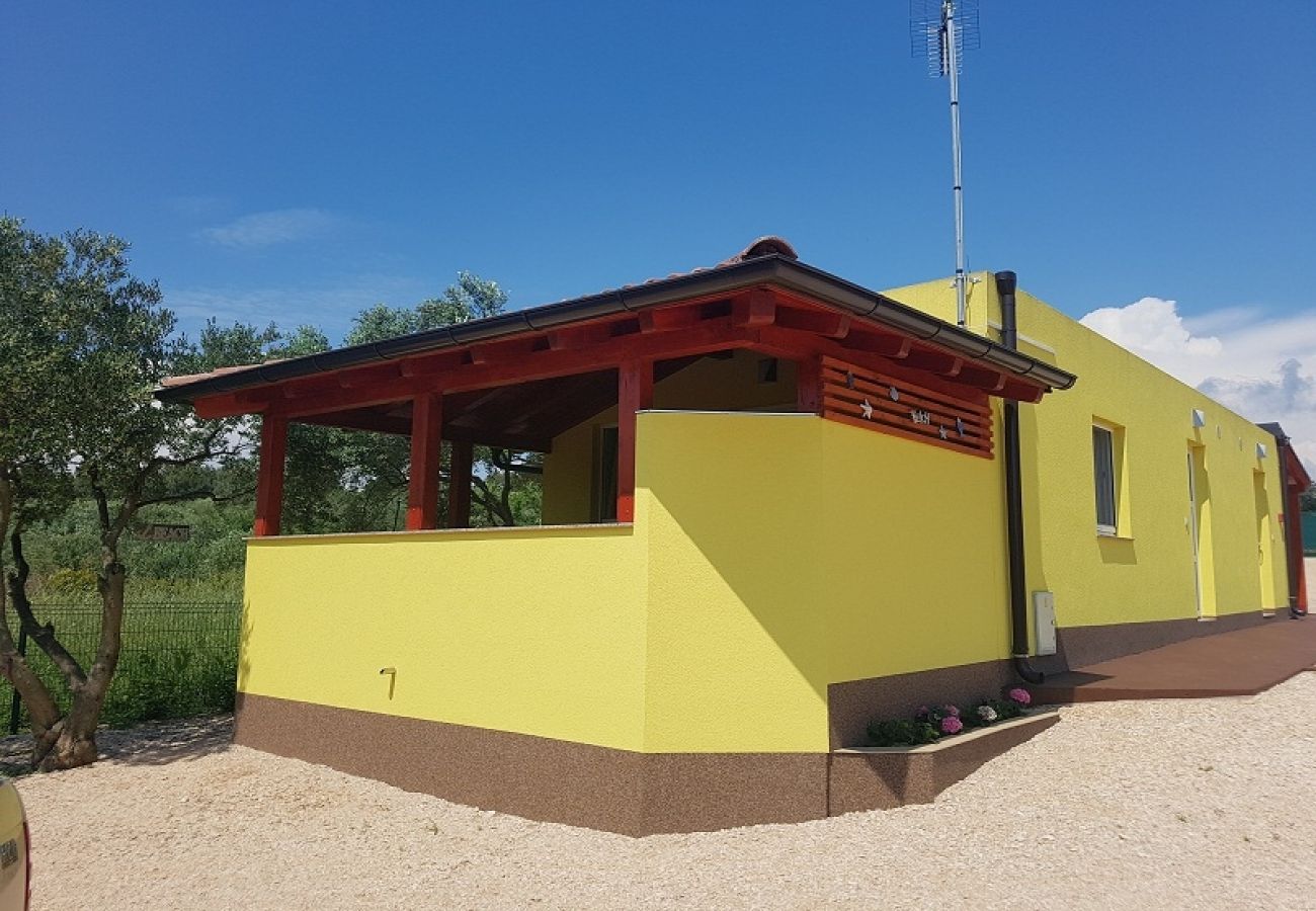 Studio à Pakoštane - Appartement Studio dans Pakoštane avec vue mer, terrasse, Climatisation, WIFI (4852-1)