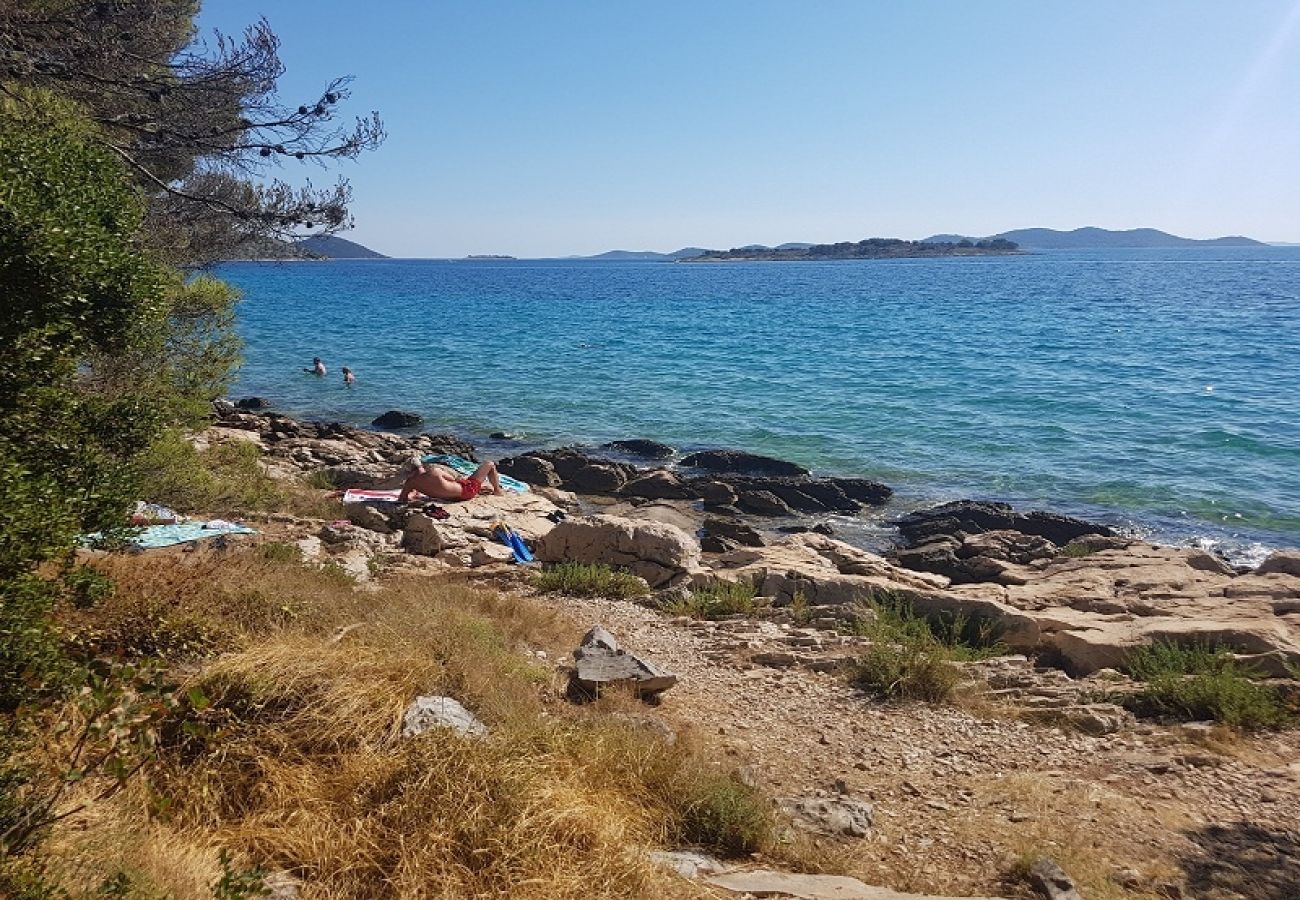 Studio à Pakoštane - Appartement Studio dans Pakoštane avec vue mer, terrasse, Climatisation, WIFI (4852-1)