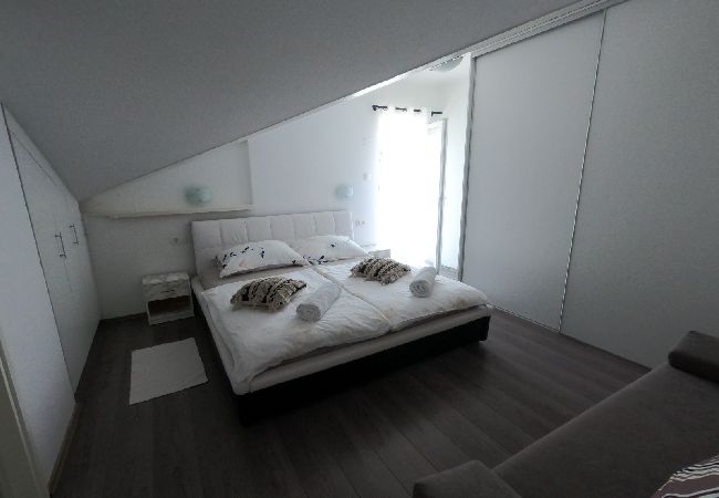 Appartement à Supetarska Draga - Appartement dans Supetarska Draga avec vue mer, Balcon, Climatisation, WIFI (4861-1) Appartement à Supetarska Draga - Appartement dans Supetarska Draga avec vue mer, Balcon, Climatisation, WIFI (4861-1)