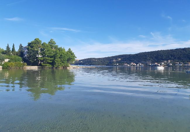 Appartement à Supetarska Draga - Appartement dans Supetarska Draga avec vue mer, Balcon, Climatisation, WIFI (4861-1) Appartement à Supetarska Draga - Appartement dans Supetarska Draga avec vue mer, Balcon, Climatisation, WIFI (4861-1)