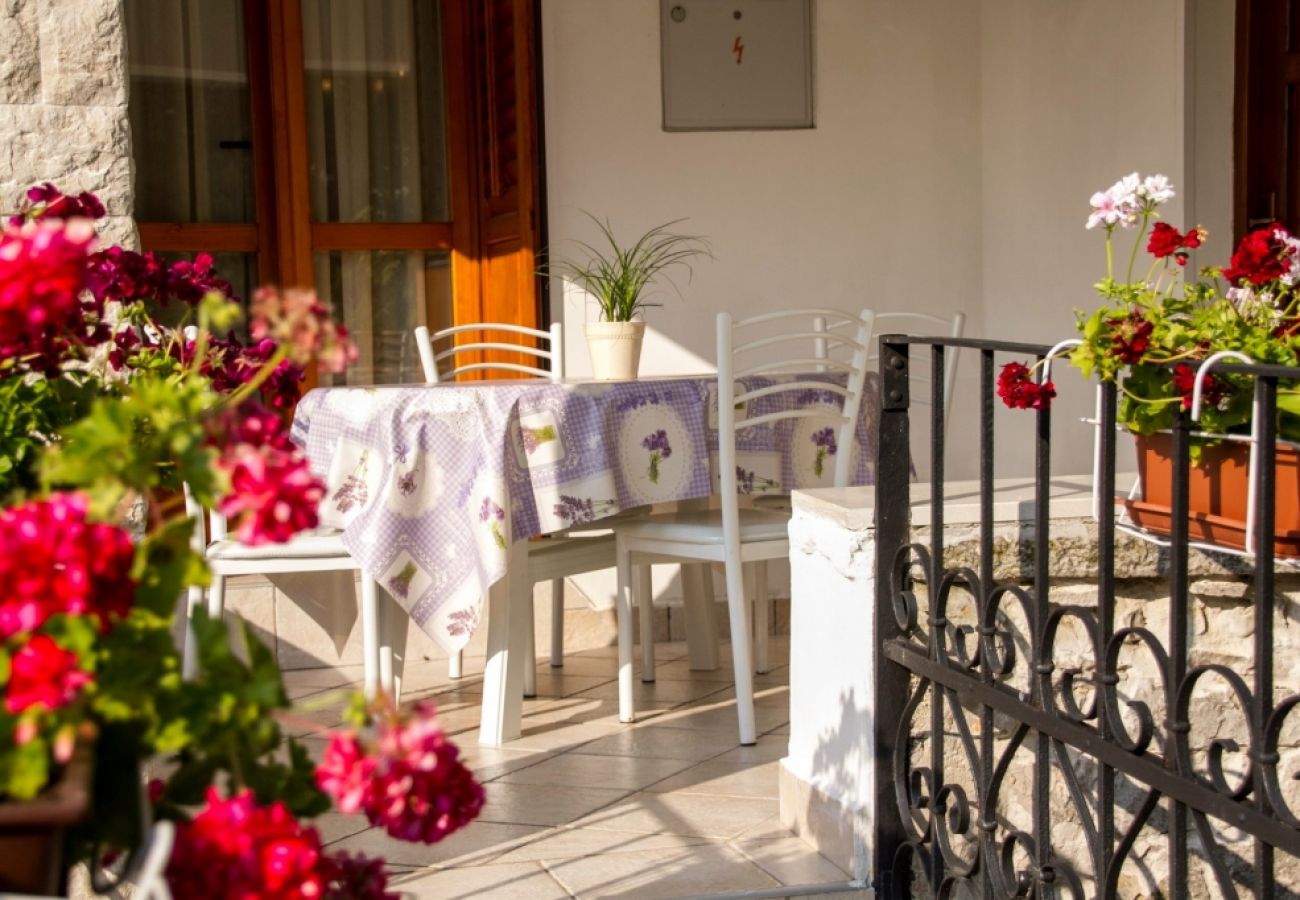 Maison à Labin - Maison de vacances dans Labin avec terrasse, Climatisation, WIFI, Machine à laver (4866-1)