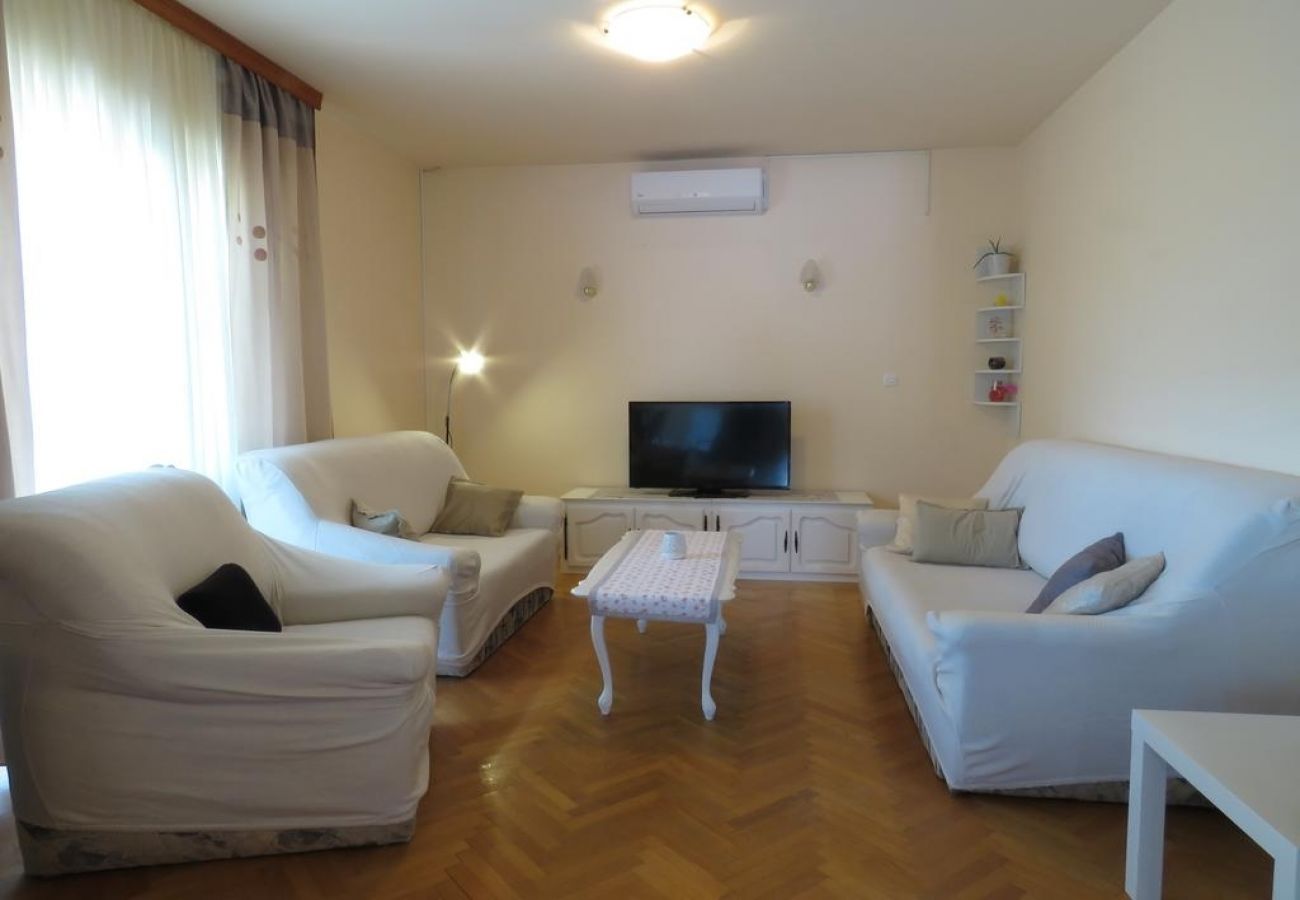 Maison à Ljubac - Maison de vacances dans Ljubač avec vue mer, terrasse, Climatisation, WIFI (4851-1)