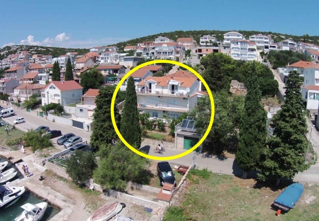 Appartement à Tisno - Appartement dans Tisno avec vue mer, Balcon, Climatisation, WIFI (4874-4)