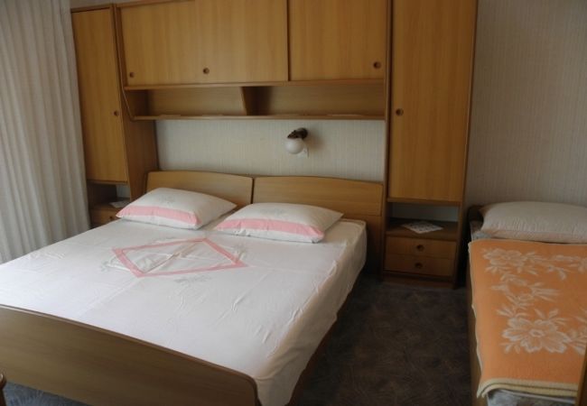 Appartement à Banjol - Appartement dans Banjol avec vue mer, terrasse, Climatisation, WIFI (4883-3) Appartement à Banjol - Appartement dans Banjol avec vue mer, terrasse, Climatisation, WIFI (4883-3)