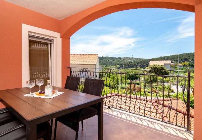 Appartement à Lopar - Appartement dans Lopar avec Balcon, Climatisation, WIFI, Machine à laver (4885-3) Appartement à Lopar - Appartement dans Lopar avec Balcon, Climatisation, WIFI, Machine à laver (4885-3)