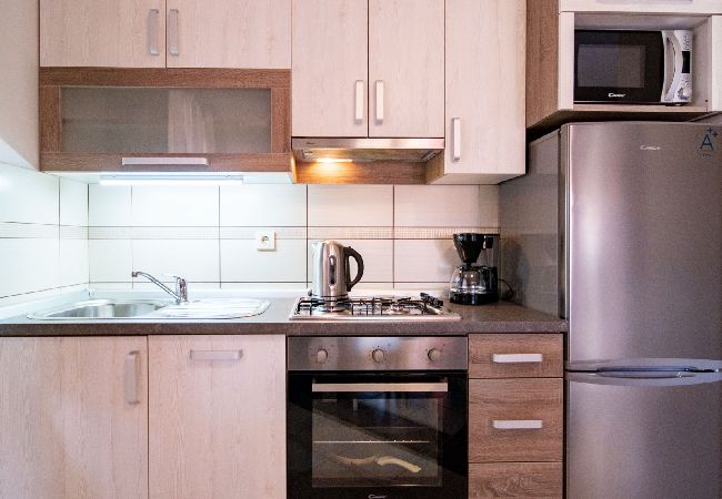 Appartement à Lopar - Appartement dans Lopar avec Balcon, Climatisation, WIFI, Machine à laver (4885-3) Appartement à Lopar - Appartement dans Lopar avec Balcon, Climatisation, WIFI, Machine à laver (4885-3)