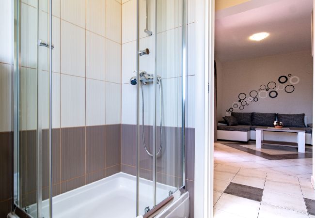 Appartement à Lopar - Appartement dans Lopar avec Balcon, Climatisation, WIFI, Machine à laver (4885-3) Appartement à Lopar - Appartement dans Lopar avec Balcon, Climatisation, WIFI, Machine à laver (4885-3)
