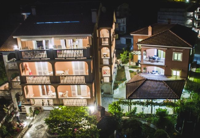 Appartement à Lopar - Appartement dans Lopar avec Balcon, Climatisation, WIFI, Machine à laver (4885-3) Appartement à Lopar - Appartement dans Lopar avec Balcon, Climatisation, WIFI, Machine à laver (4885-3)