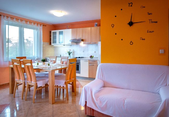 Appartement à Lopar - Appartement dans Lopar avec Balcon, Climatisation, WIFI, Machine à laver (4886-4) Appartement à Lopar - Appartement dans Lopar avec Balcon, Climatisation, WIFI, Machine à laver (4886-4)