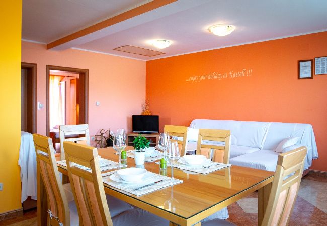 Appartement à Lopar - Appartement dans Lopar avec Balcon, Climatisation, WIFI, Machine à laver (4886-4) Appartement à Lopar - Appartement dans Lopar avec Balcon, Climatisation, WIFI, Machine à laver (4886-4)