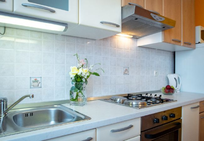 Appartement à Lopar - Appartement dans Lopar avec Balcon, Climatisation, WIFI, Machine à laver (4886-4) Appartement à Lopar - Appartement dans Lopar avec Balcon, Climatisation, WIFI, Machine à laver (4886-4)