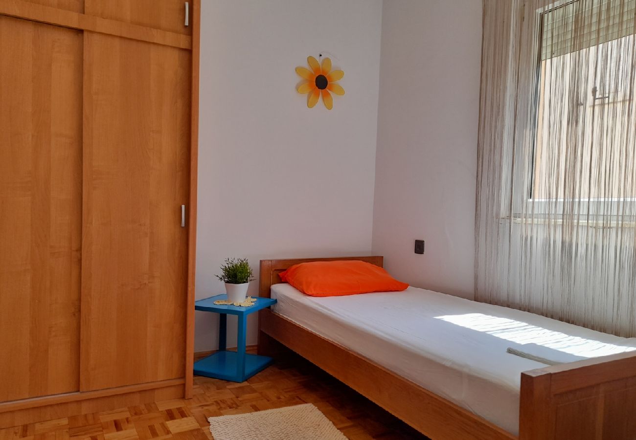 Appartement à Pag - Appartement dans Pag avec vue mer, terrasse, Climatisation, WIFI (4891-1)