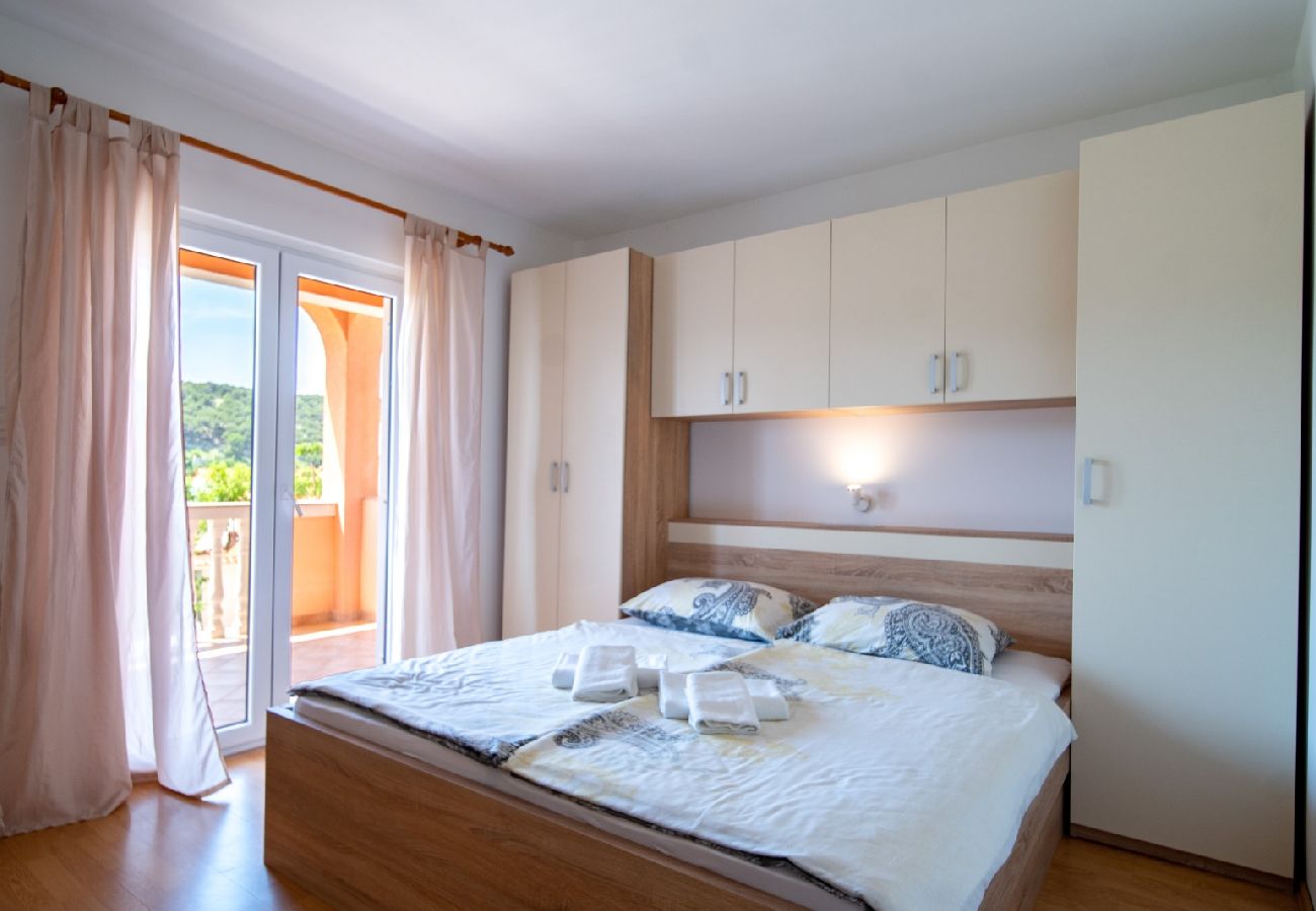 Appartement à Lopar - Appartement dans Lopar avec Balcon, Climatisation, WIFI, Machine à laver (4886-1)