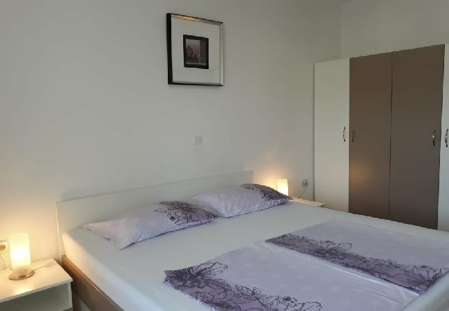 Appartement à Supetarska Draga - Appartement dans Supetarska Draga avec vue mer, Balcon, Climatisation, WIFI (4894-1) Appartement à Supetarska Draga - Appartement dans Supetarska Draga avec vue mer, Balcon, Climatisation, WIFI (4894-1)