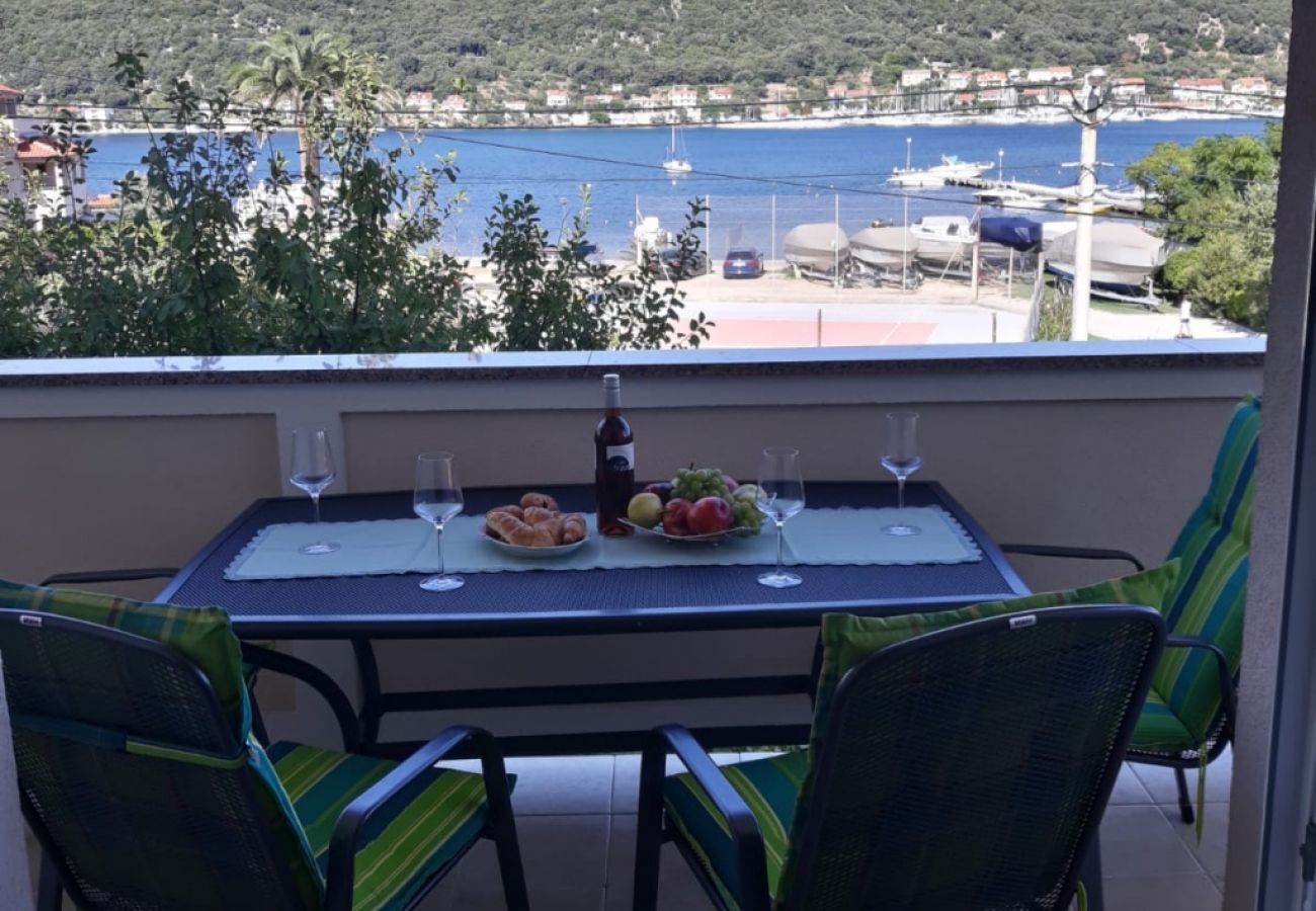 Appartement à Supetarska Draga - Appartement dans Supetarska Draga avec vue mer, Balcon, Climatisation, WIFI (4894-1)