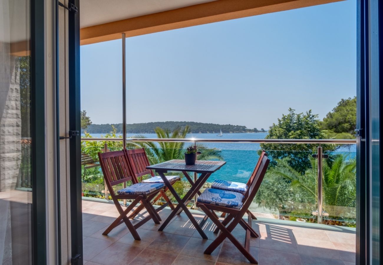 Appartement à Mali Lošinj - Appartement dans Mali Lošinj avec vue mer, Balcon, Climatisation, WIFI (4896-4)