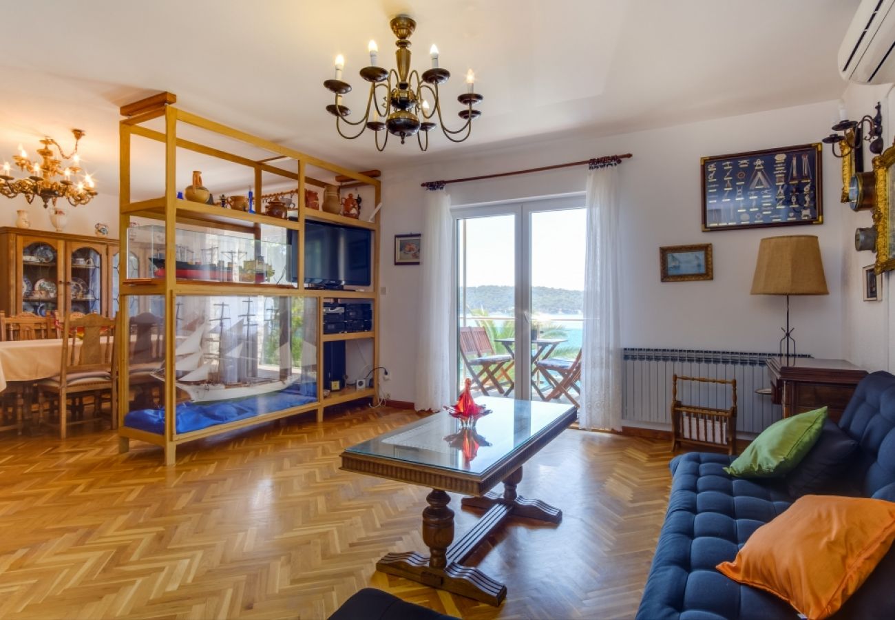 Appartement à Mali Lošinj - Appartement dans Mali Lošinj avec vue mer, Balcon, Climatisation, WIFI (4896-4)