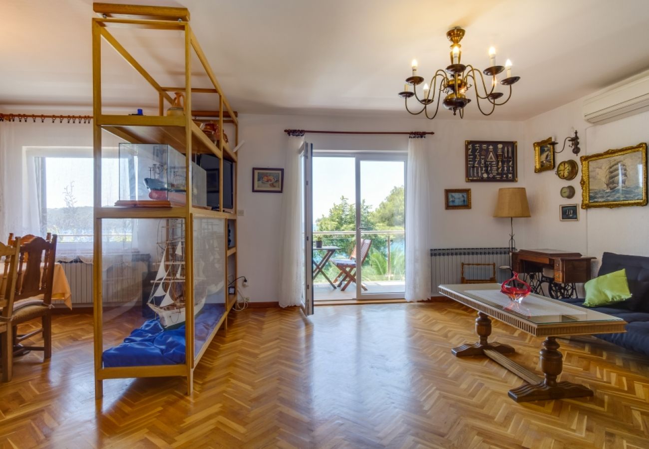 Appartement à Mali Lošinj - Appartement dans Mali Lošinj avec vue mer, Balcon, Climatisation, WIFI (4896-4)