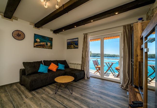 Appartement à Mali Lošinj - Appartement dans Mali Lošinj avec vue mer, Balcon, Climatisation, WIFI (4896-1) Appartement à Mali Lošinj - Appartement dans Mali Lošinj avec vue mer, Balcon, Climatisation, WIFI (4896-1)