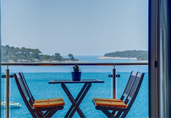 Appartement à Mali Lošinj - Appartement dans Mali Lošinj avec vue mer, Balcon, Climatisation, WIFI (4896-1) Appartement à Mali Lošinj - Appartement dans Mali Lošinj avec vue mer, Balcon, Climatisation, WIFI (4896-1)
