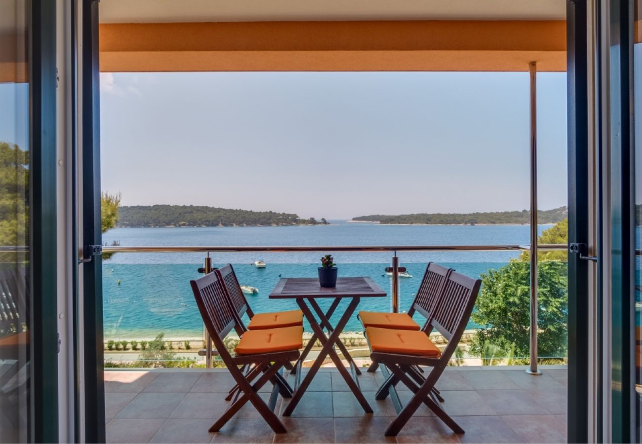 Appartement à Mali Lošinj - Appartement dans Mali Lošinj avec vue mer, Balcon, Climatisation, WIFI (4896-1)