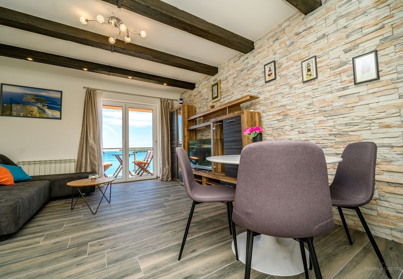 Appartement à Mali Lošinj - Appartement dans Mali Lošinj avec vue mer, Balcon, Climatisation, WIFI (4896-1)