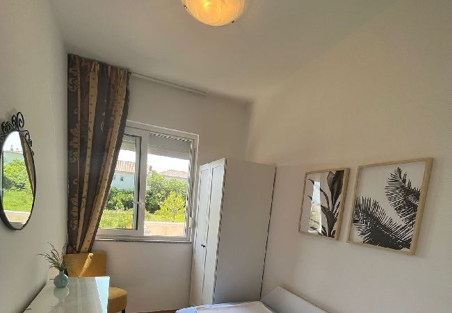 Appartement à Banjol - Appartement dans Banjol avec Balcon, Climatisation, WIFI, Lave-vaisselle (4888-1) Appartement à Banjol - Appartement dans Banjol avec Balcon, Climatisation, WIFI, Lave-vaisselle (4888-1)