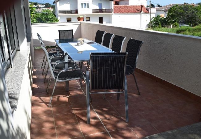 Appartement à Banjol - Appartement dans Banjol avec Balcon, Climatisation, WIFI, Lave-vaisselle (4888-1) Appartement à Banjol - Appartement dans Banjol avec Balcon, Climatisation, WIFI, Lave-vaisselle (4888-1)
