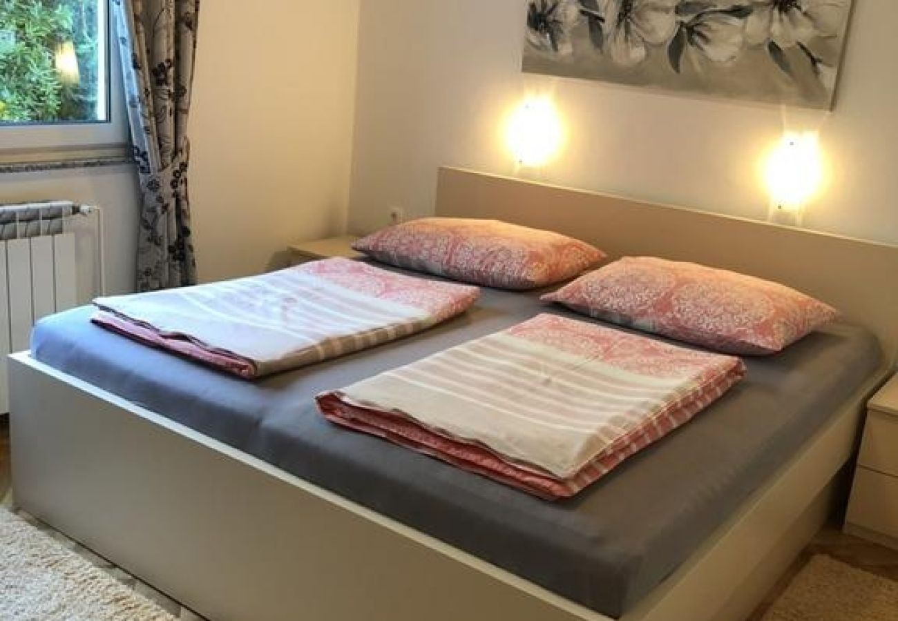 Appartement à Banjol - Appartement dans Banjol avec Balcon, Climatisation, WIFI, Lave-vaisselle (4888-1)