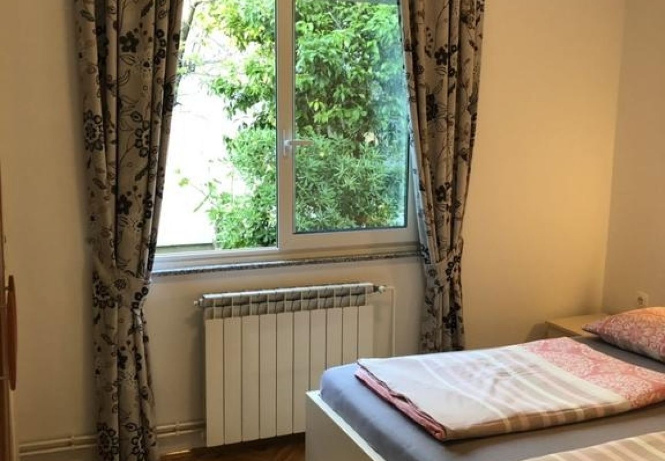 Appartement à Banjol - Appartement dans Banjol avec Balcon, Climatisation, WIFI, Lave-vaisselle (4888-1)