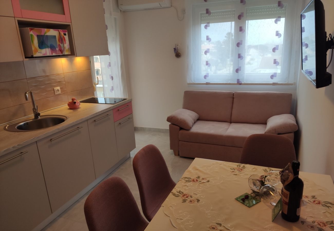 Appartement à Lopar - Appartement dans Lopar avec terrasse, Climatisation, WIFI, Machine à laver (4619-3)